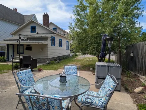 213 S Henry Street, Bay City MI 48706 photo 2