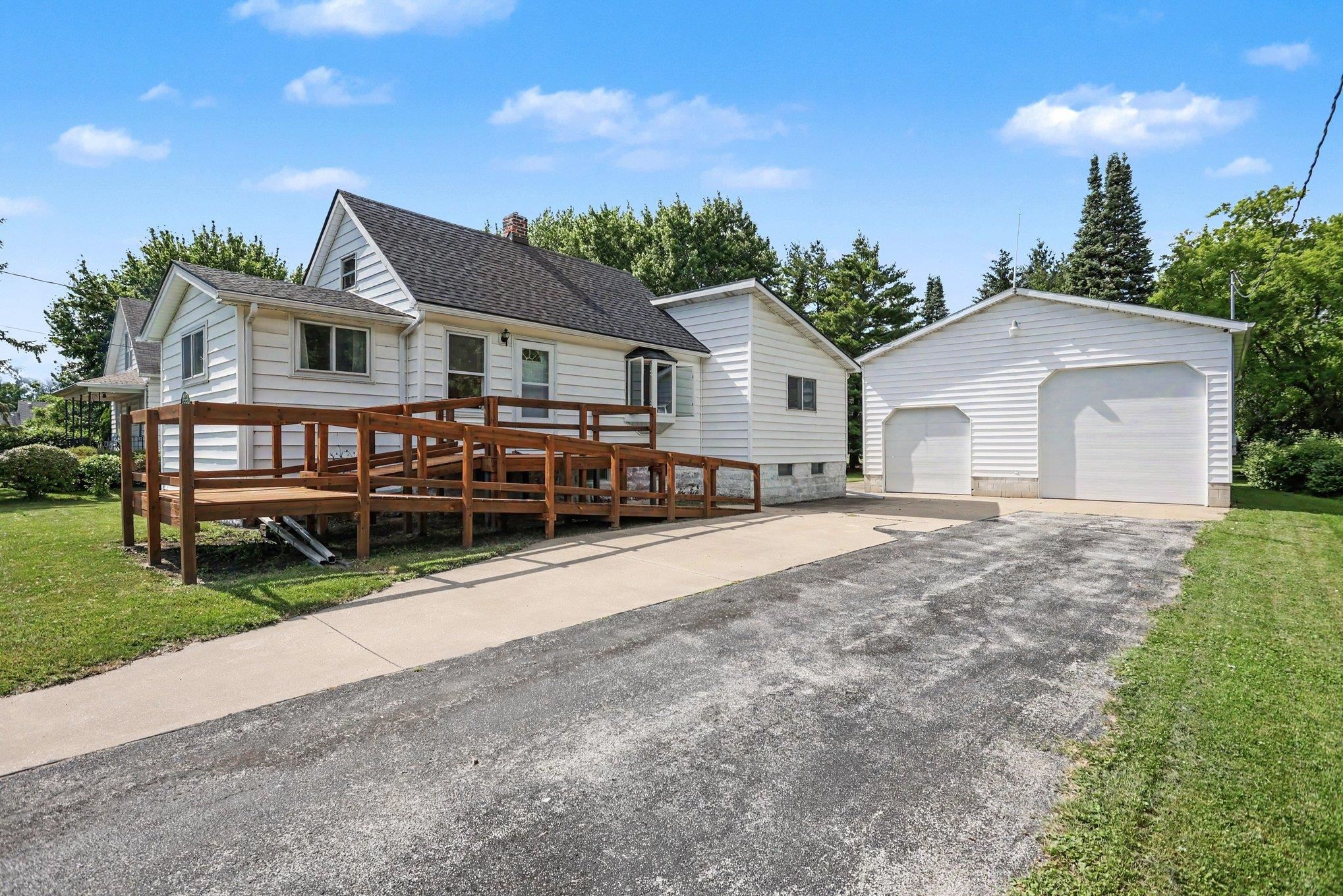 2605 25th Street, Bay City MI 48708 photo 1