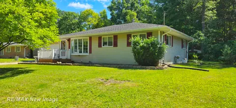 4445 Eastport Drive, Bridgeport MI 48722 photo 4