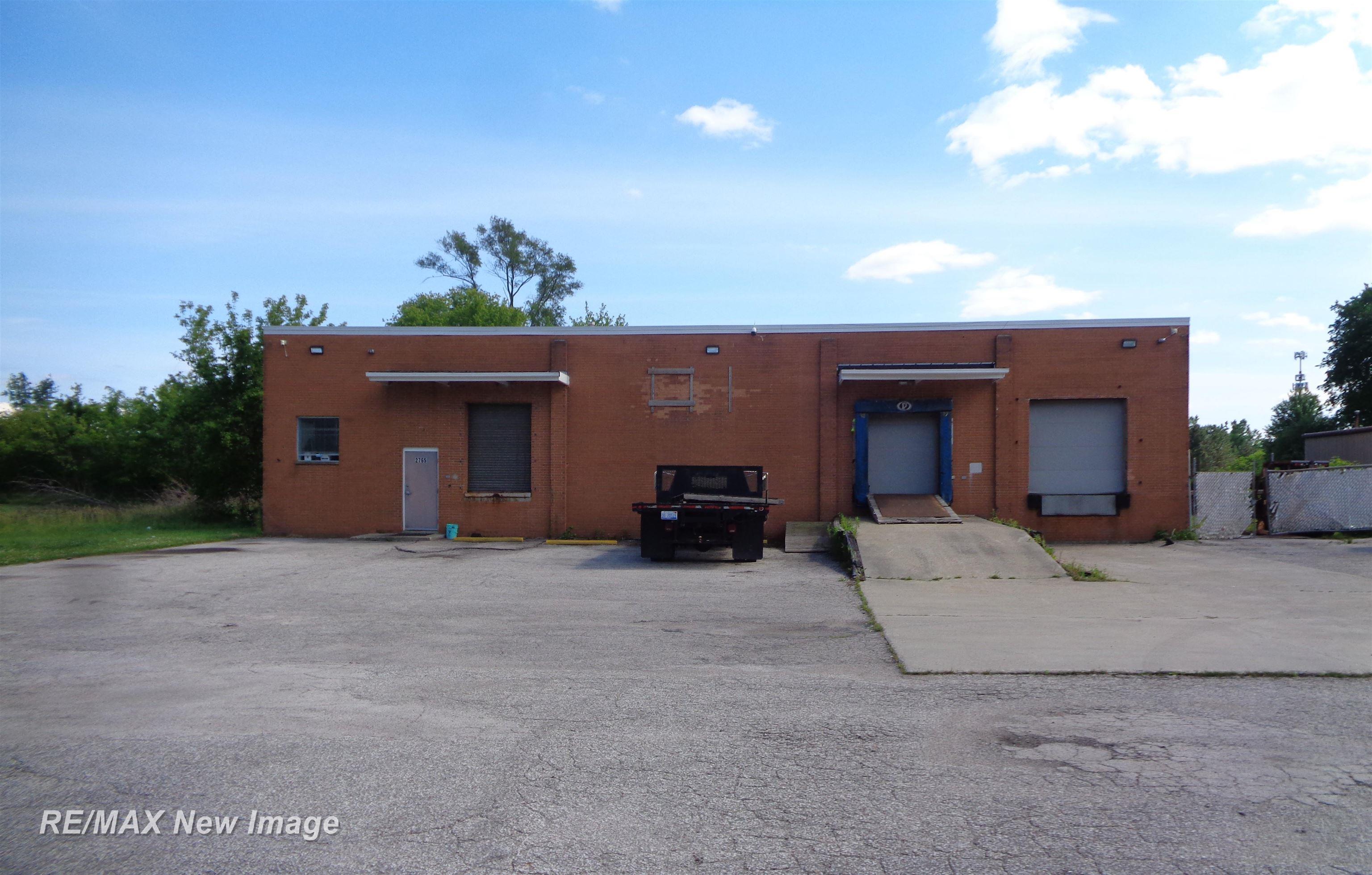 2675 Universal Drive, Saginaw MI 48603 photo 1