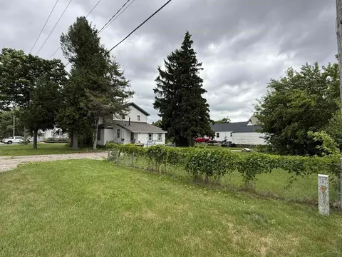 123 N Clark Street, Chesaning MI 48616-1222 photo 4