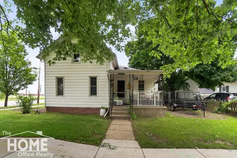 801 Michigan Avenue, Owosso MI 48867 home for sale