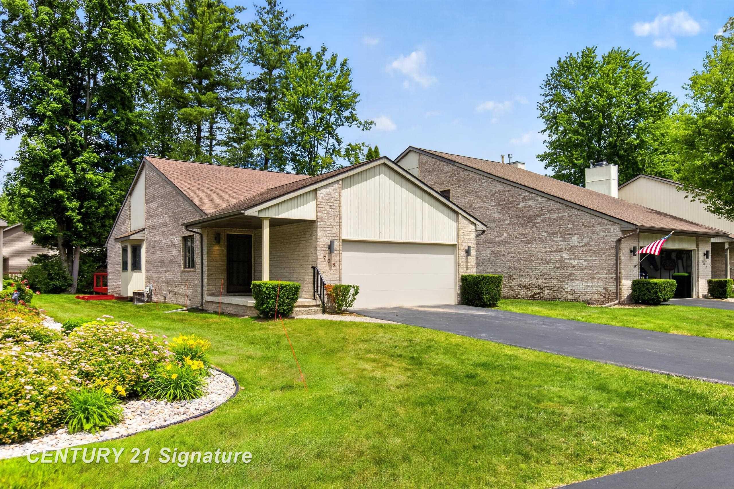 708 Shorefront Circle, Midland MI 48640 photo 1