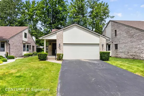 708 Shorefront Circle, Midland MI 48640 photo 3