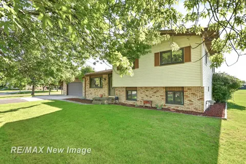 577 S Lincoln Road, Bay City MI 48708 photo 2