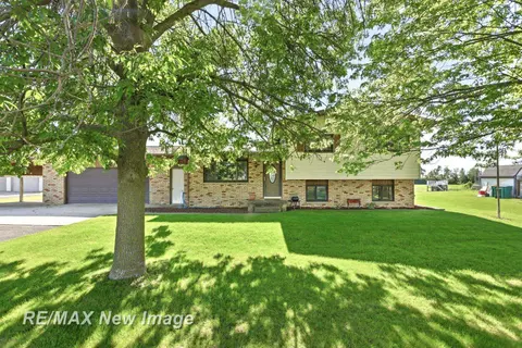 577 S Lincoln Road, Bay City MI 48708 photo 3