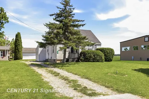 6737 Dixie Highway, Saginaw MI 48722 photo 2
