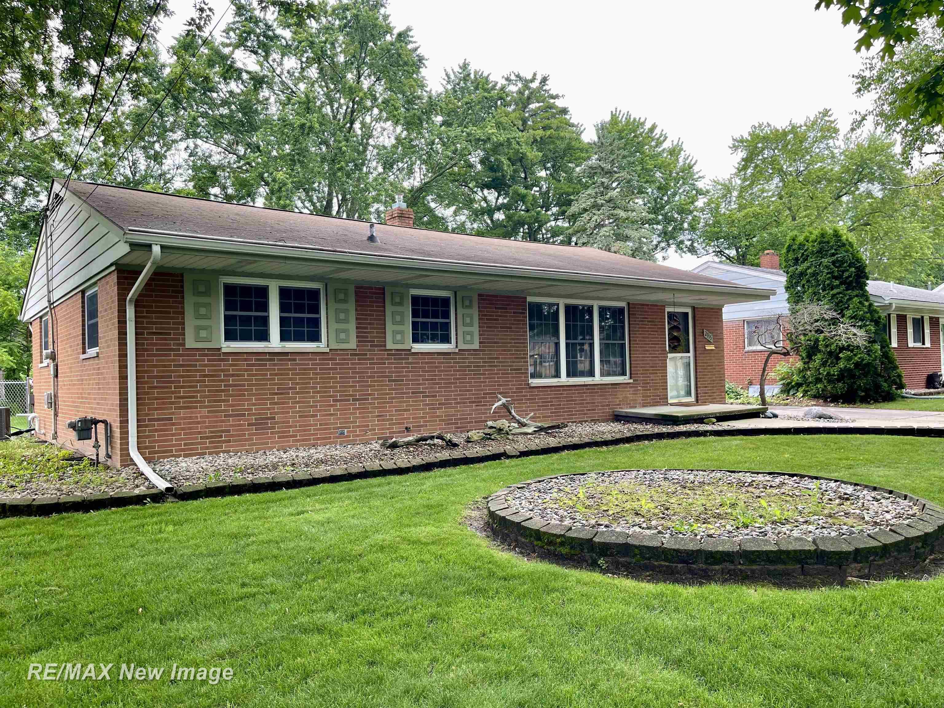 2915 Deindorfer Street, Saginaw MI 48602 photo 1