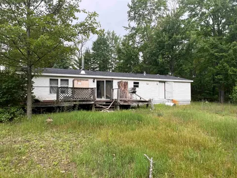 1600 Patty K Lane, Harrison MI 48625 photo 3