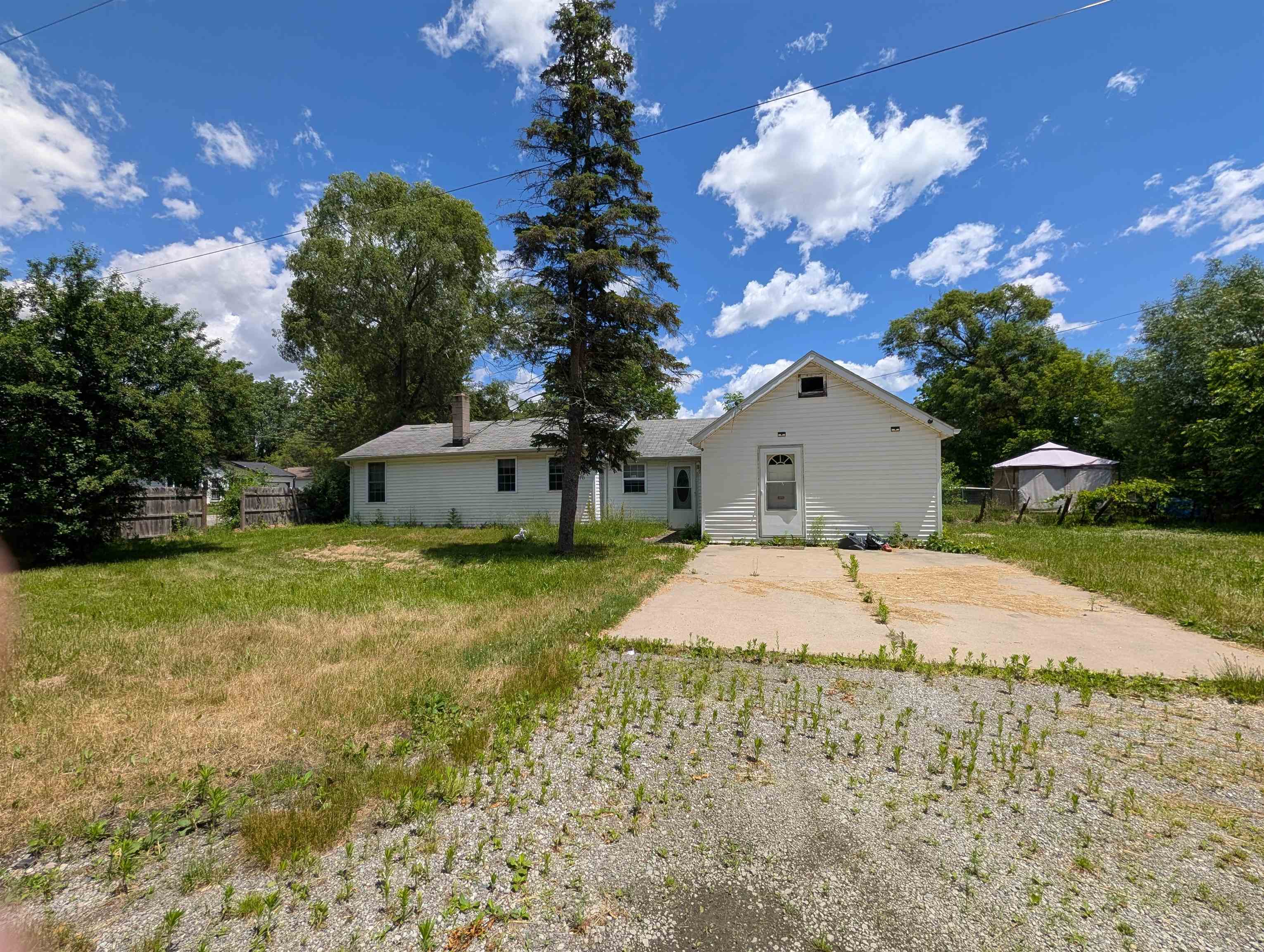 2286 California Avenue, Saginaw MI 48601 photo 1