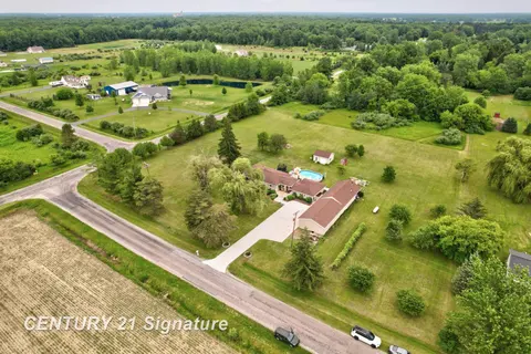 2051 S Brennan Road, Hemlock MI 48626 photo 2