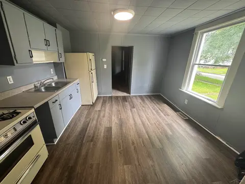 1002 Madison Avenue, Saginaw MI 48602 photo 3