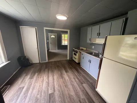 1002 Madison Avenue, Saginaw MI 48602 photo 4
