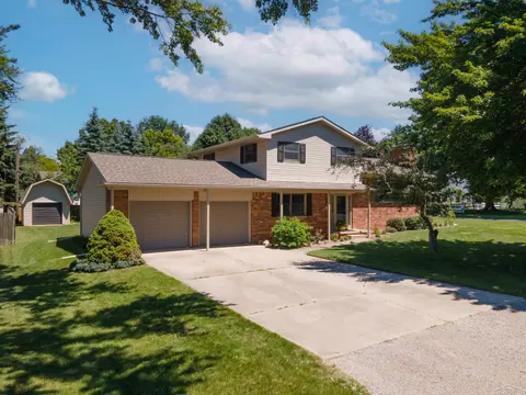 5542 Barberry Lane, Saginaw MI 48603 photo 3