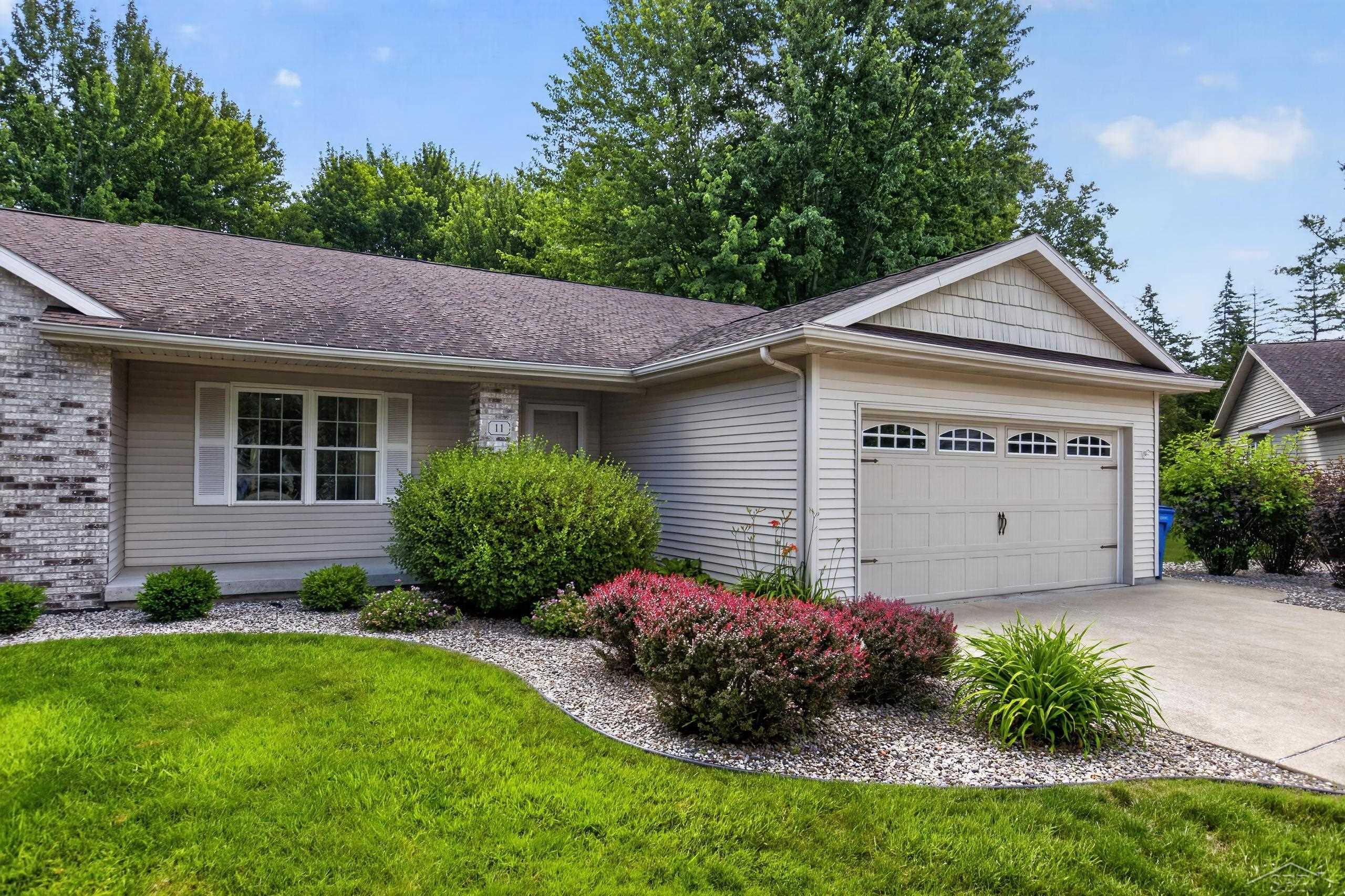 11 Rose Cottage Lane, Saginaw MI 48609-8700 photo 1