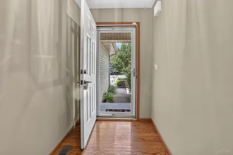 11 Rose Cottage Lane, Saginaw MI 48609-8700 photo 3