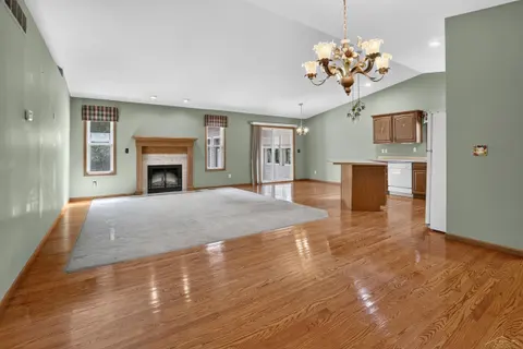 11 Rose Cottage Lane, Saginaw MI 48609-8700 photo 4