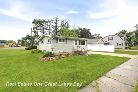 335 N Silver Street, Bad Axe MI 48413 photo 3