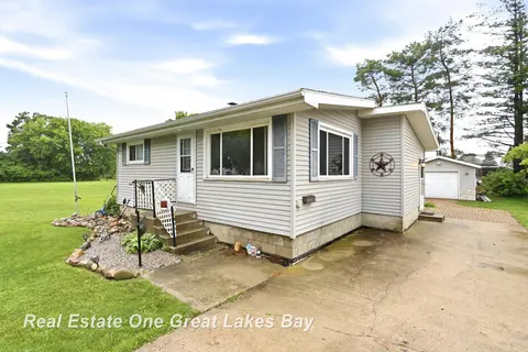 335 N Silver Street, Bad Axe MI 48413 photo 5