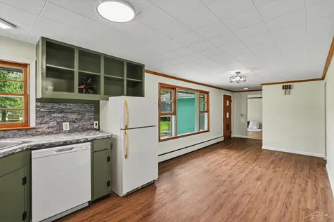 748 W Irish Street, Sanford MI 48657 photo 2