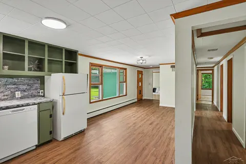 748 W Irish Street, Sanford MI 48657 photo 3