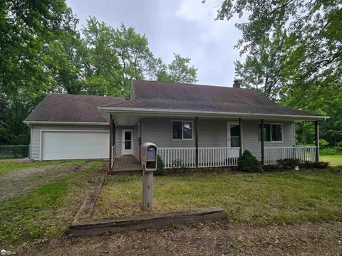 819 W Summit Street, Durand MI 48429 photo 3