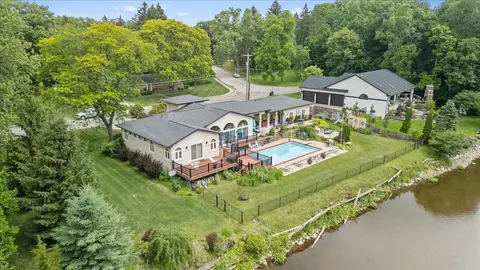 415 Curwood Drive, Owosso MI 48867 photo 5