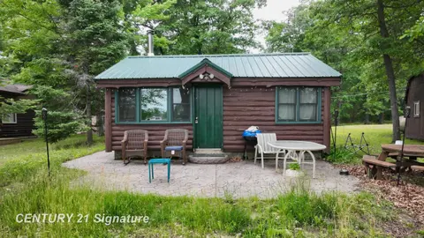 751 E Long Lake Drive, Harrison MI 48625 photo 2