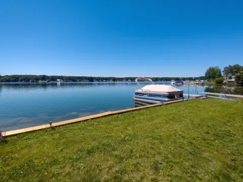567 Mary Lane, Harrison MI 48625 photo 2