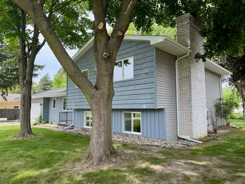 605 E Liberty Street, Chesaning MI 48616 photo 2