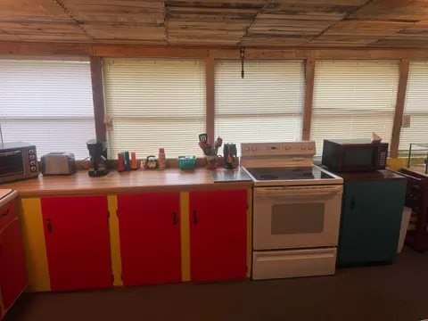 5118 Glenwood Drive, Harrison MI 48625 photo 3