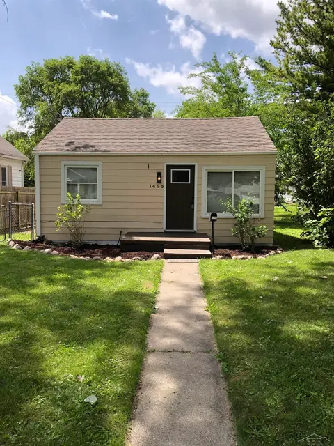 1425 Cypress Street, Saginaw MI 48602 home for sale