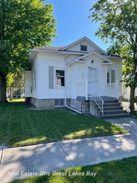 1003 Mackinaw Street, Saginaw MI 48602 photo 2