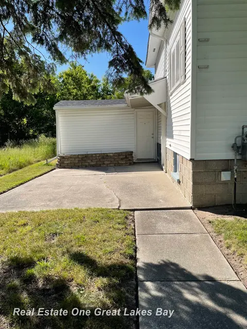 1003 Mackinaw Street, Saginaw MI 48602 photo 5