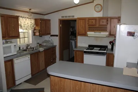 3331 Russell Drive, Harrison MI 48625 photo 2
