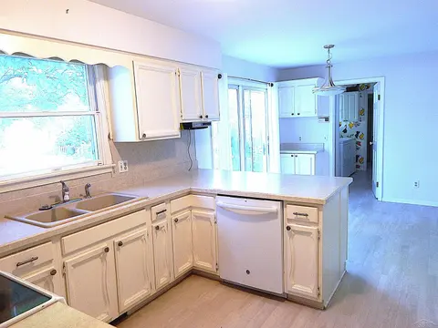 485 Winthrop Lane, Saginaw MI 48638 photo 5