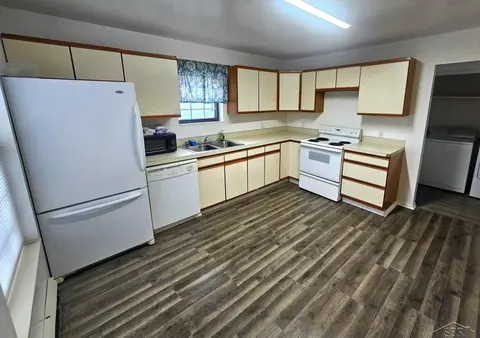 1015 S Webster Street, Saginaw MI 48602 photo 4