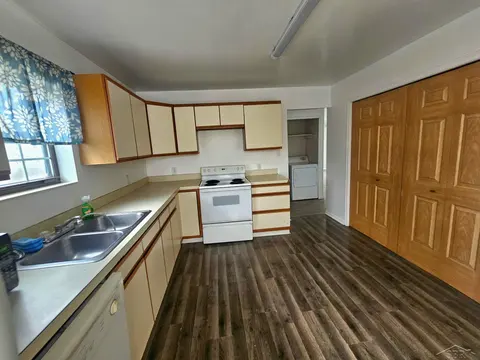 1015 S Webster Street, Saginaw MI 48602 photo 5