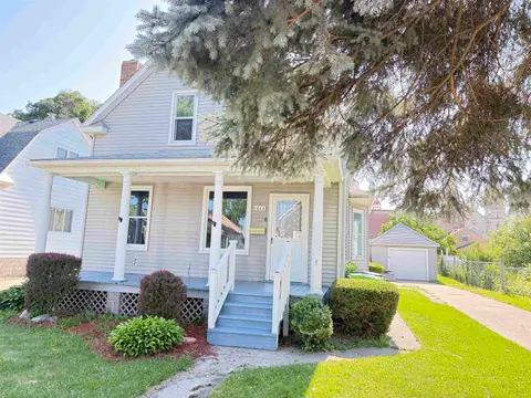 1013 S Jackson Street, Bay City MI 48708 photo 3