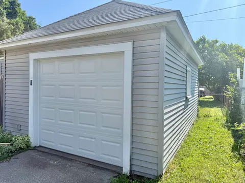 1013 S Jackson Street, Bay City MI 48708 photo 5