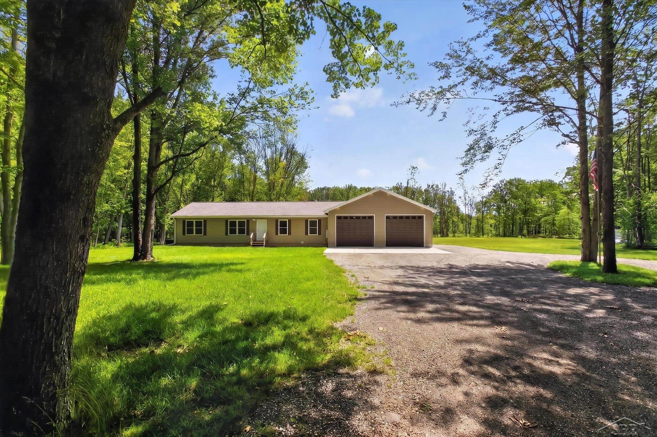 5590 N Jefferson Road, Midland MI 48642-8227 photo 1