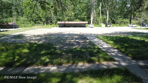 3681 Bernice Drive, Saginaw MI 48601 photo 2