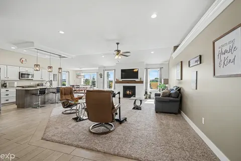 2743 Limerick Drive, Bay City MI 48706 photo 2