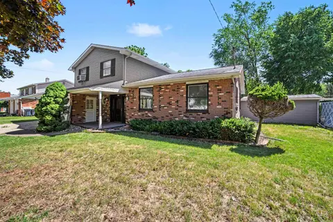 1870 W Packard Drive, Saginaw MI 48638 photo 2