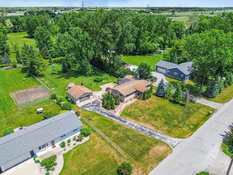 2437 Amelith Road, Bay City MI 48706 photo 5