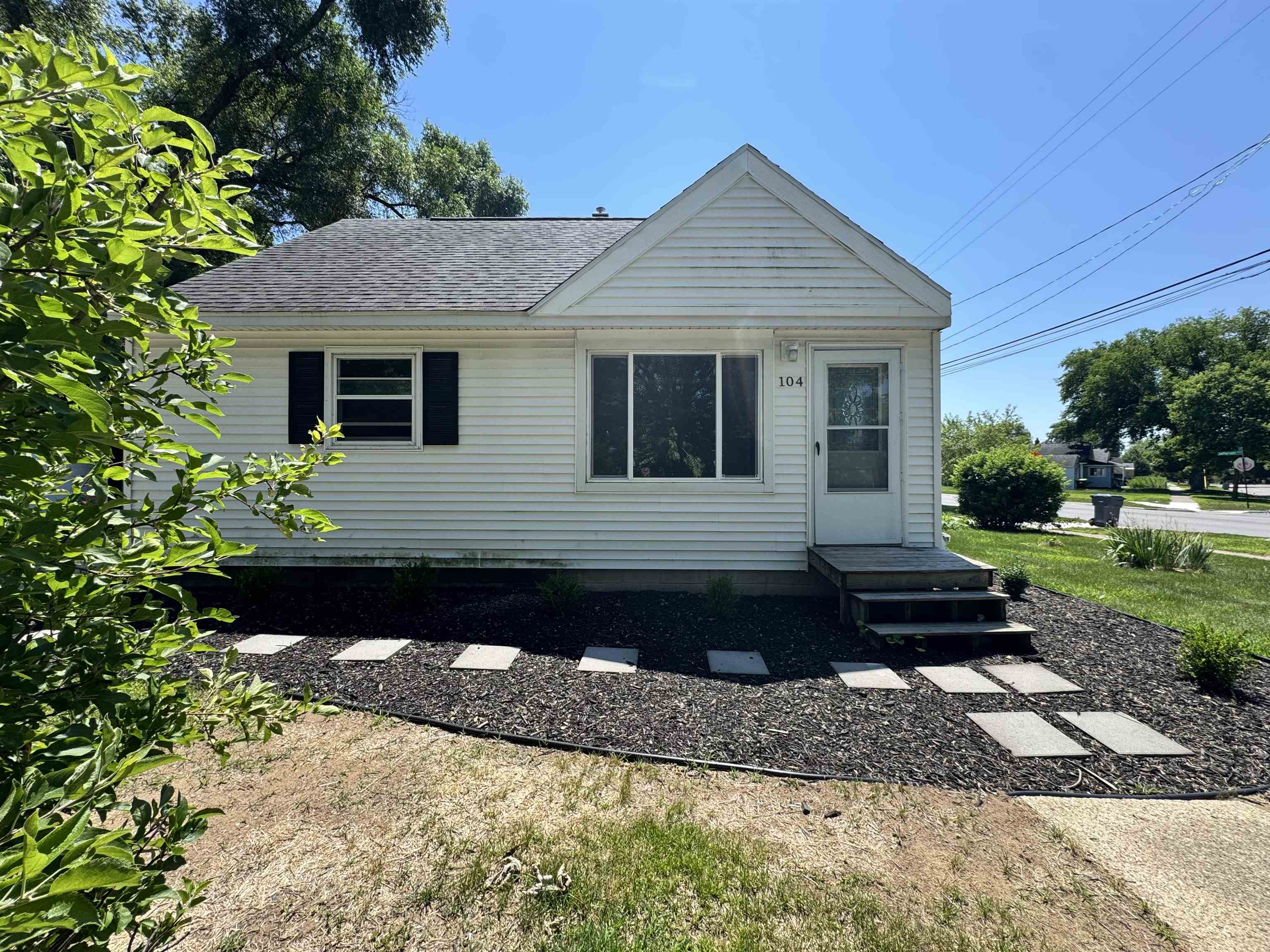 104 Bradley Court, Midland MI 48640 photo 1
