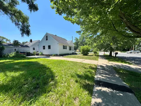 104 Bradley Court, Midland MI 48640 photo 4