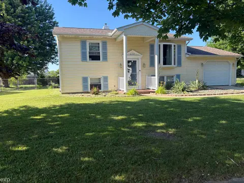 3157 Coventry Drive, Bay City MI 48706 photo 2