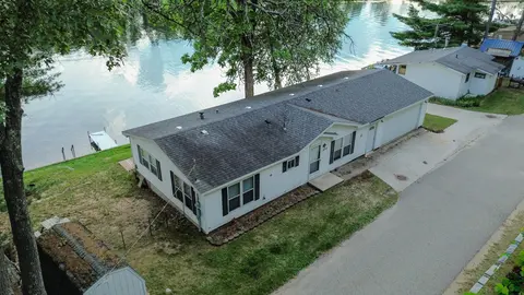 637 W Park Drive, Lake MI 48632 photo 2