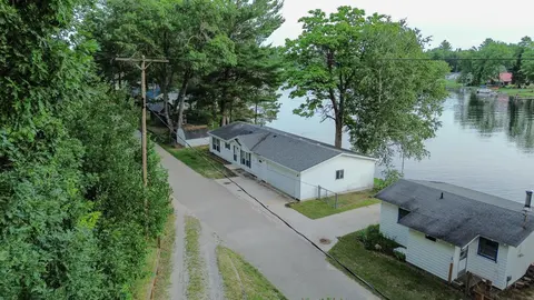 637 W Park Drive, Lake MI 48632 photo 3